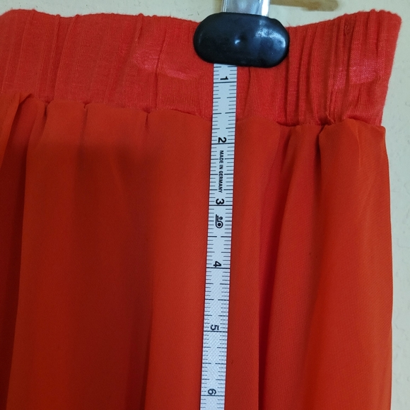 Red tulip skirt - Picture 4 of 6